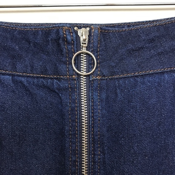 TopShop Moto A-Line Zipper Front Denim Skirt Sz 4 - Picture 3 of 8